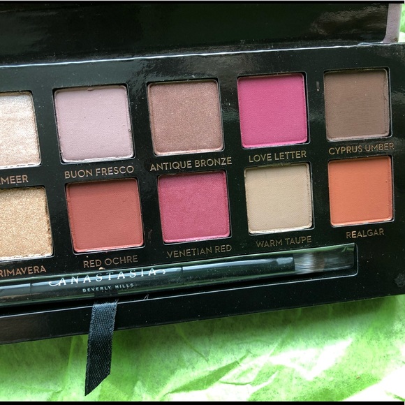 NWOT Anastasia Beverly Hills Modern Renaissance Eyeshadow Palette Makeup - Picture 7 of 8